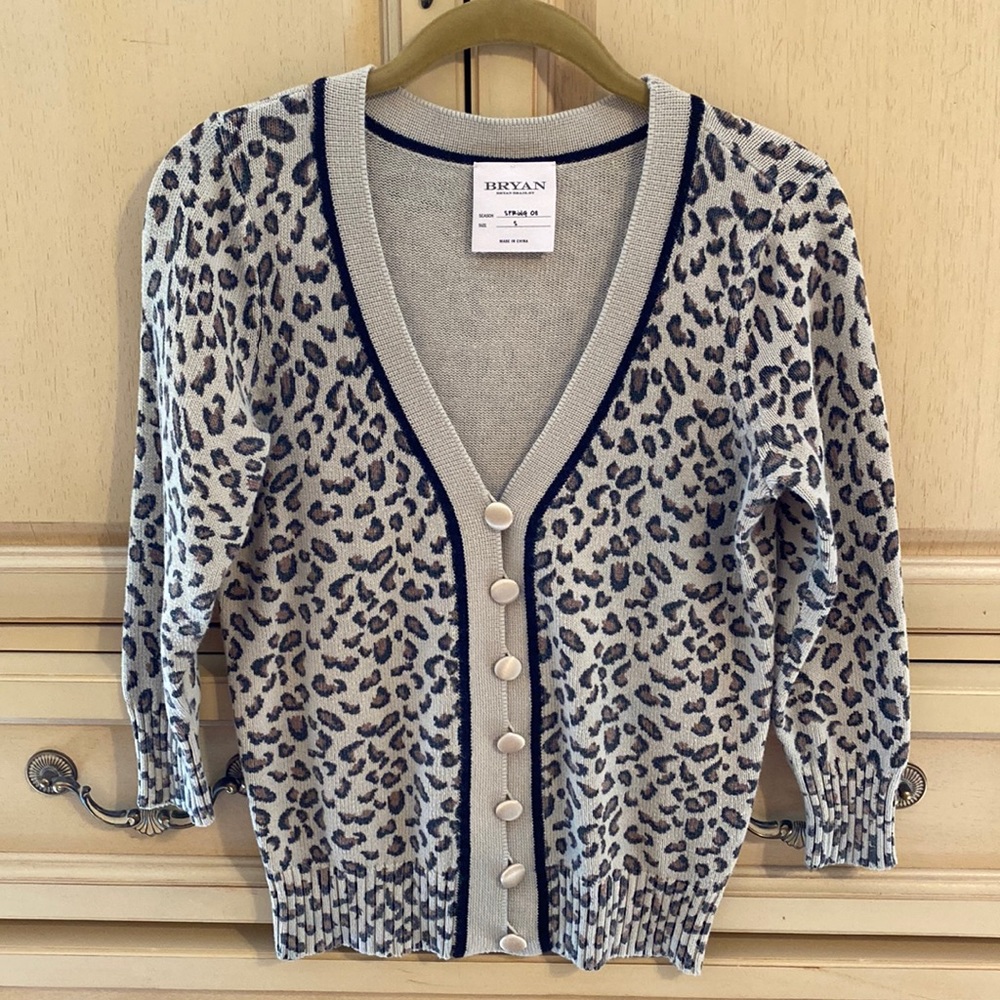 Leopard V Neck Swaeter